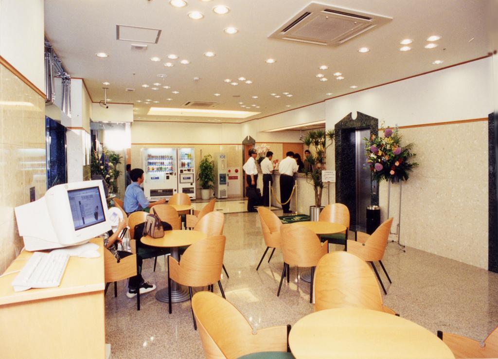 Toyoko Inn Osaka Umeda Nakatsu No.1 Exterior foto